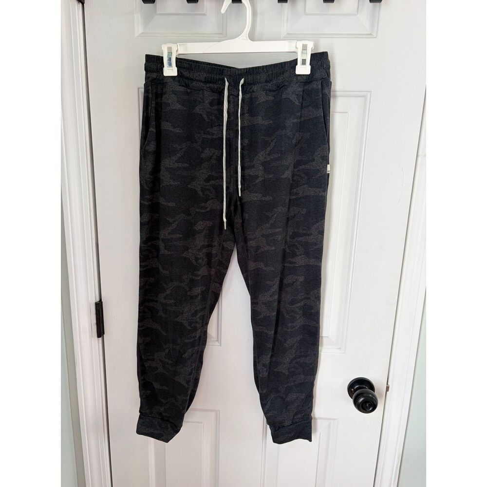 Vuori Performance Camo Joggers Size Medium Womens